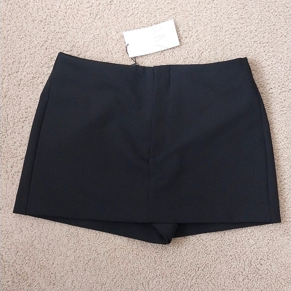 Zara black skort, size large